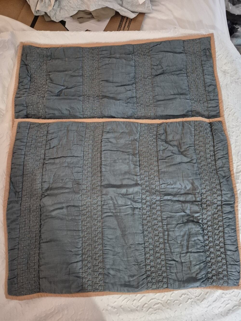 💥 Urban Outfitters Silk Cotton 20x26 Shams Set of 2